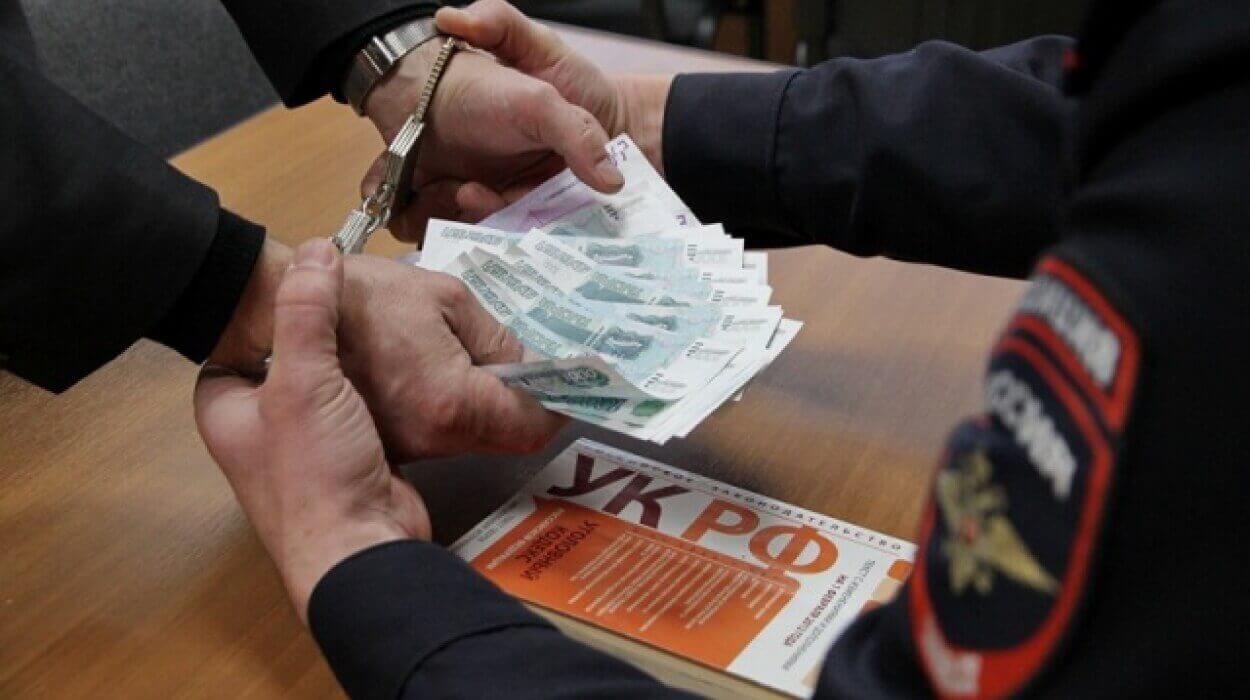 Нечисты на руку: сотрудники “Водоканала” СПб обвиняются во взяточничестве